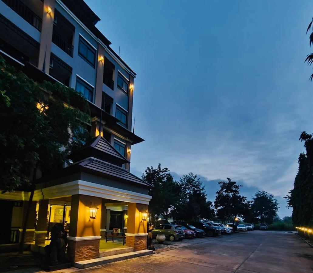 The Green Residence 304 Si Maha Phot Exterior photo